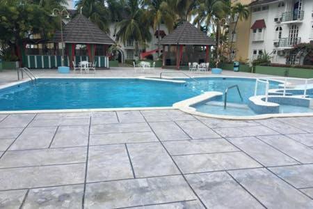 Rairoyale At Sand Castles Ocho Rios Bagian luar foto